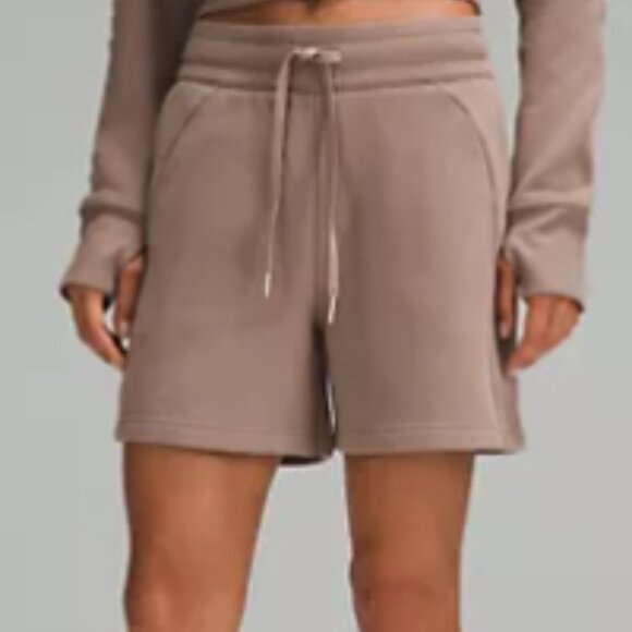 ULULEMON Scuba High-Rise Short 5" SIZE 6 TAUPETASTIC TAN BROWN NUDE - Picture 1 of 4